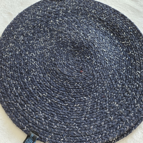 Cynthia Rowley Set of 4 Holiday Winter Snowflake Fabric Placemats Navy Metallic - Picture 6 of 9